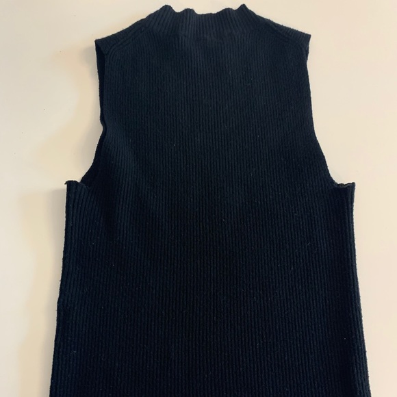 BRANDY MELVILLE TANK (RARE)⚡️💜🤩 - Picture 3 of 3